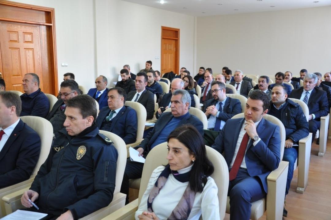 Kars&rsquo;ta bağımlılıkla m&uuml;cadele toplantısı yapıldı