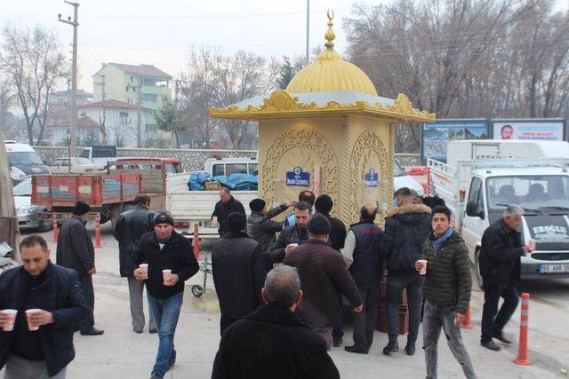 Turhal Belediyesi’nden soğuk havalarda sıcacık ikram