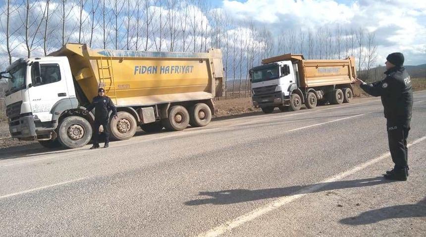 Hisarcık&rsquo;ta ağır y&uuml;k ara&ccedil;ları denetlendi