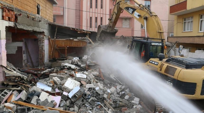 Tramvay güzergahları daha güvenli hale getiriliyor