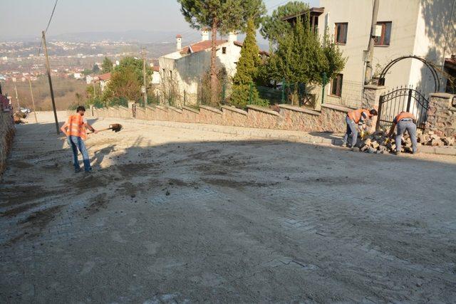 Kartepe sokakları parke taşları ile donatıldı