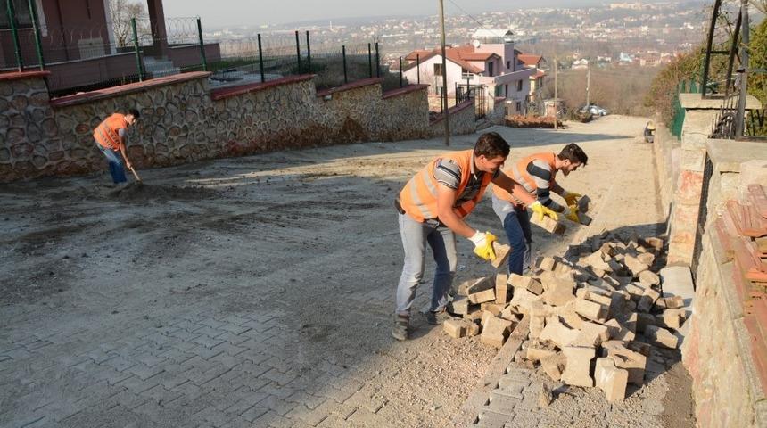 Kartepe sokakları parke taşları ile donatıldı
