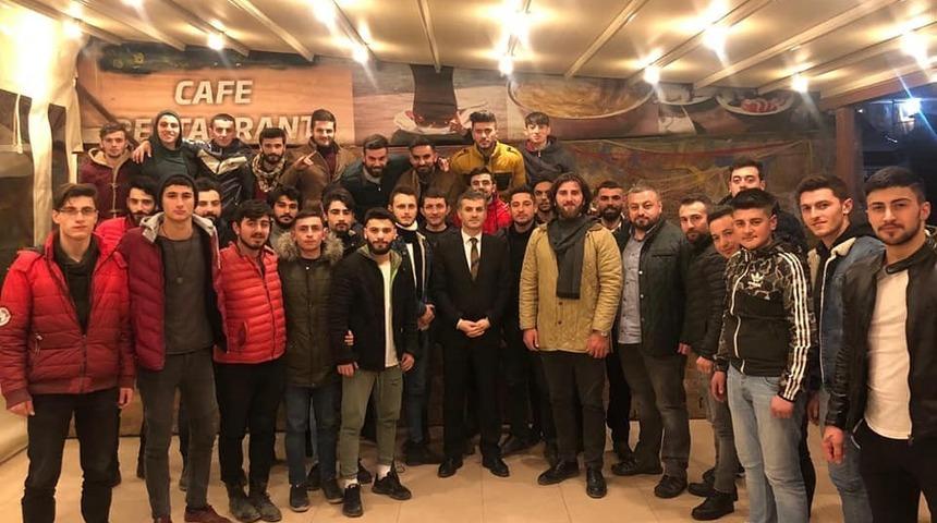 İYİ Parti Yomra Belediye Başkan adayı Bıyık gen&ccedil;lerle buluştu