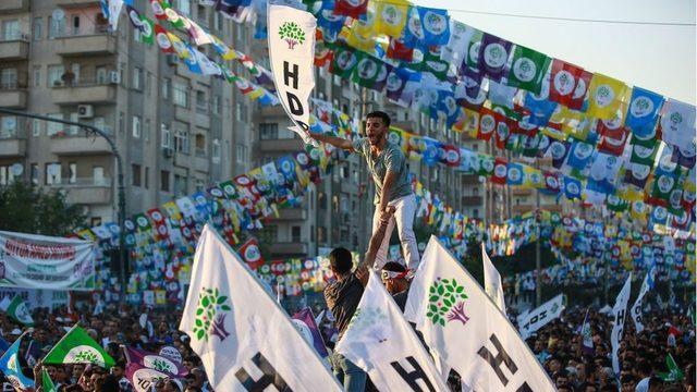 HDP Eşbaşkanı Sezai Temelli: Engellendik&ccedil;e oylarımız artıyor 2