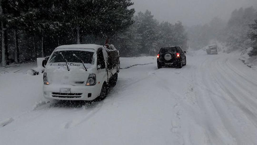 Kazdağları'nda ara&ccedil;lar mahsur kaldı