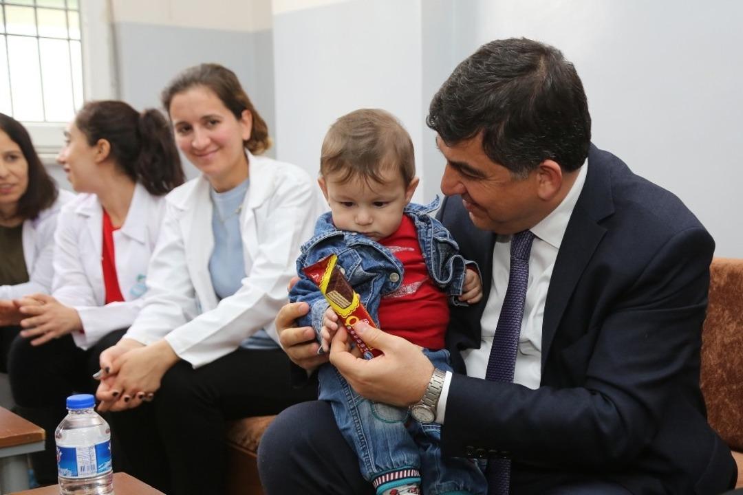 Belediye Başkanı Fadıloğlu, ziyaretlerini aralıksız s&uuml;rd&uuml;r&uuml;yor