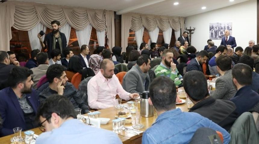 Se&ccedil;im &ccedil;alışmalarına Sekmen damgası