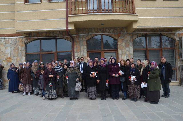 Günyüzü’nde aile içi ve kadına şiddet konferansı düzenlendi