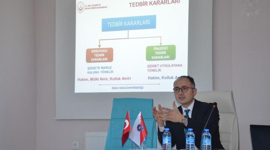 G&uuml;ny&uuml;z&uuml;&rsquo;nde aile i&ccedil;i ve kadına şiddet konferansı d&uuml;zenlendi