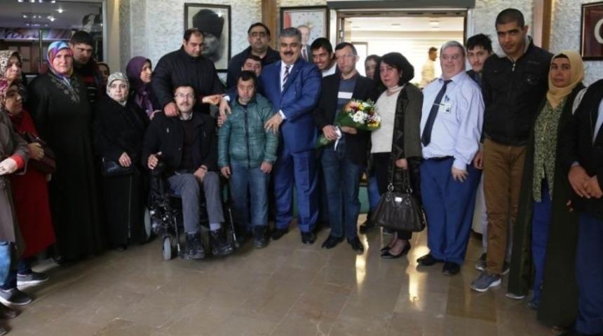 Başkan &Ouml;zg&uuml;ven&rsquo;e ziyaretler s&uuml;r&uuml;yor