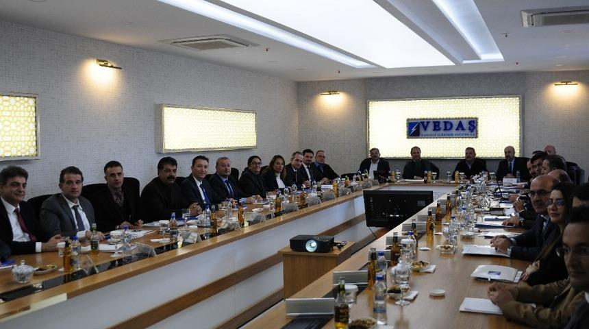 T&uuml;rkerler Holding Y&ouml;netim Kurulu Başkanı Kazım T&uuml;rker&rsquo;den VEDAŞ&rsquo;a ziyaret