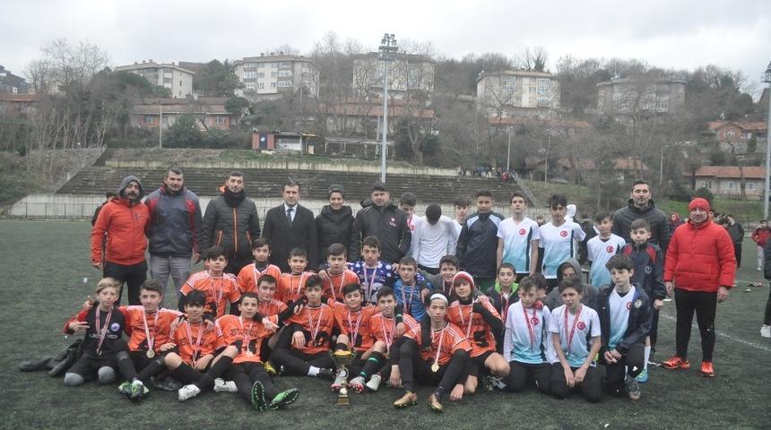 Yıldızlar ma&ccedil;ında yenenler sevindi, yenilenler g&ouml;zyaşı d&ouml;kt&uuml;