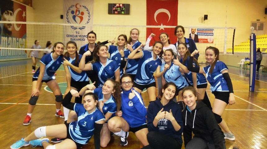 Yunusemre sezonu galibiyetle kapattı