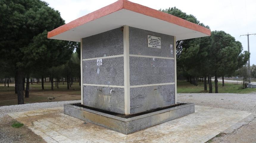 Burhaniye Belediyesine su bağışladı