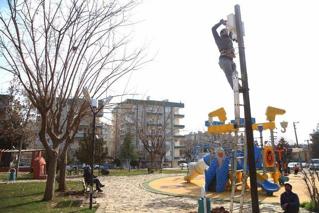 Haliliye’de parklarda güvenlik çalışmaları devam ediyor