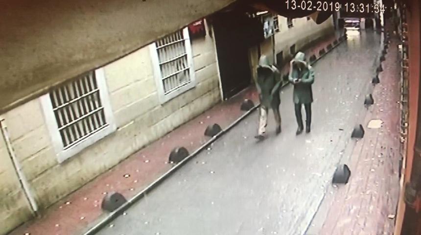 Manukyan'a ait eski binada &ccedil;&ouml;kme