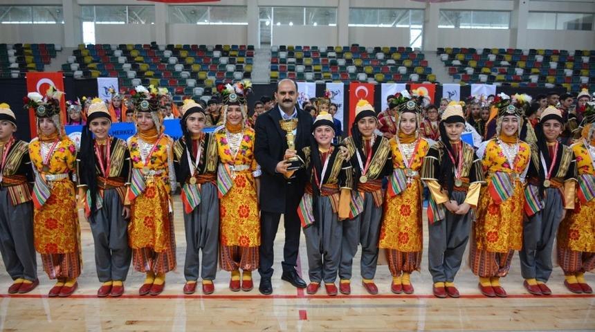 Halk oyunları yarışması ger&ccedil;ekleşti