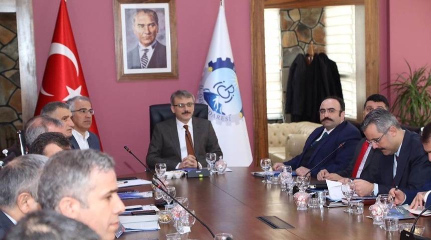 Vali Ekinci, &ldquo;Bağımlılıkla m&uuml;cadele s&uuml;recek&rdquo;