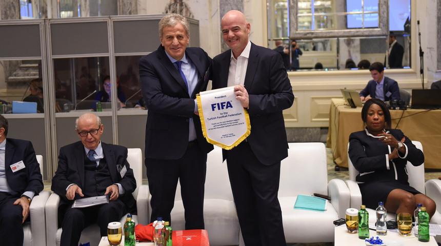 FIFA Futbol Yönetim Zirvesi İstanbul'da başladı