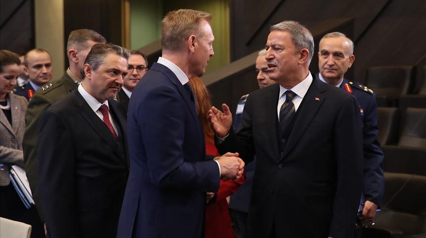 Bakan Hulusi Akar, ABD Savunma Bakanı Vekili Patrick Shanahan ile g&ouml;r&uuml;şt&uuml;