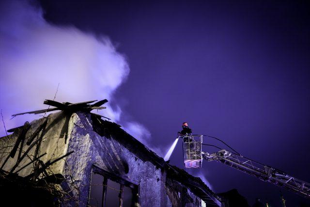 Bursa'da bina yangını