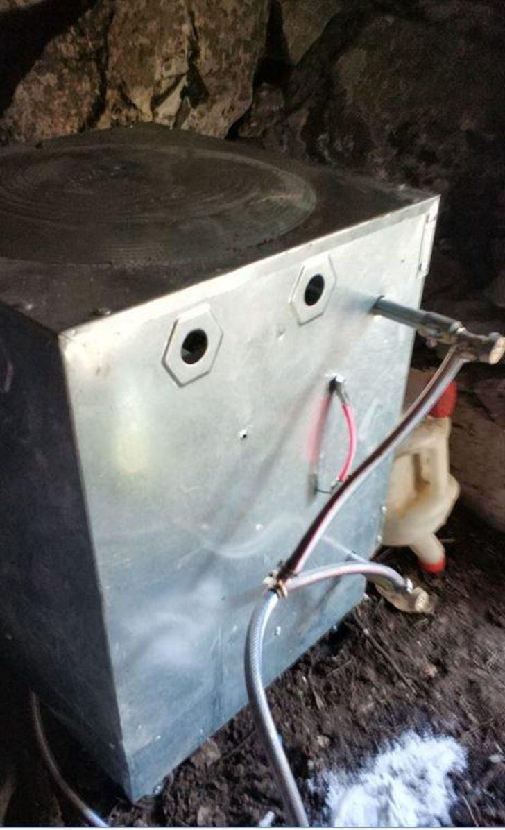 Teröristlerin sığınakları imha edildi  G3