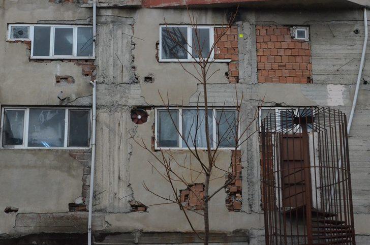 Bağcılar'da göreni şaşkına çeviren bina  G2