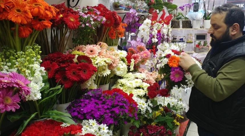 (&Ouml;zel) &Ccedil;i&ccedil;ek&ccedil;iler 14 Şubat&rsquo;tan umutlu