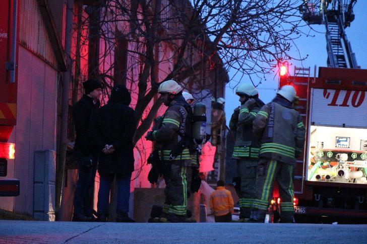 Tuzla’da korkutan fabrika yangını Yaşam Haberleri