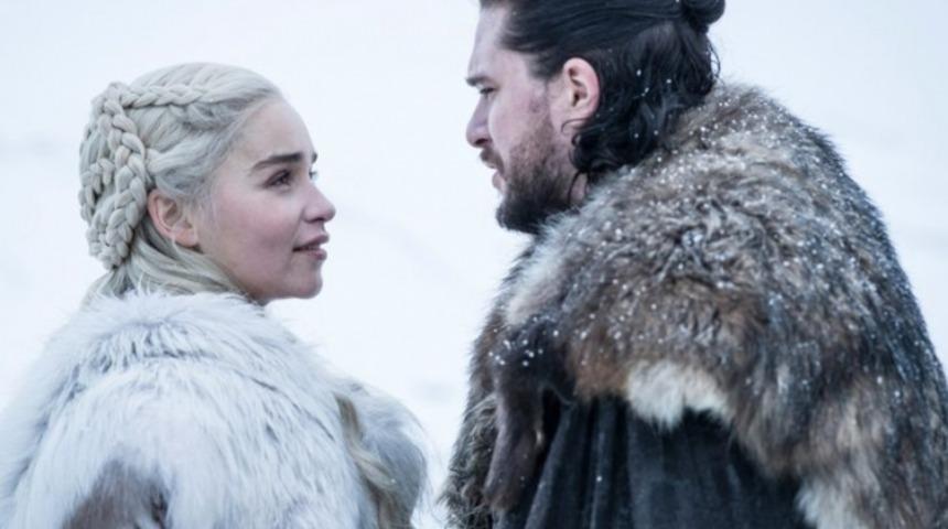 Game of Thrones yıldızı Emilia Clarke Oscar’da ödül verecek