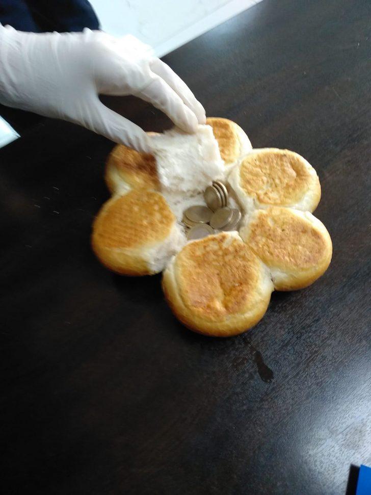 Dilendikleri paraları balık ve ekmek içine gizlediler  G1