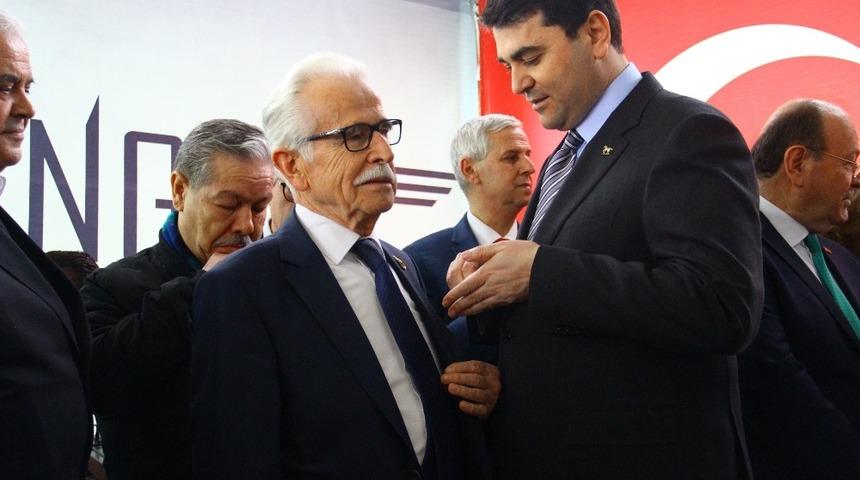 Halis G&uuml;nday 5. partisine rozet taktı