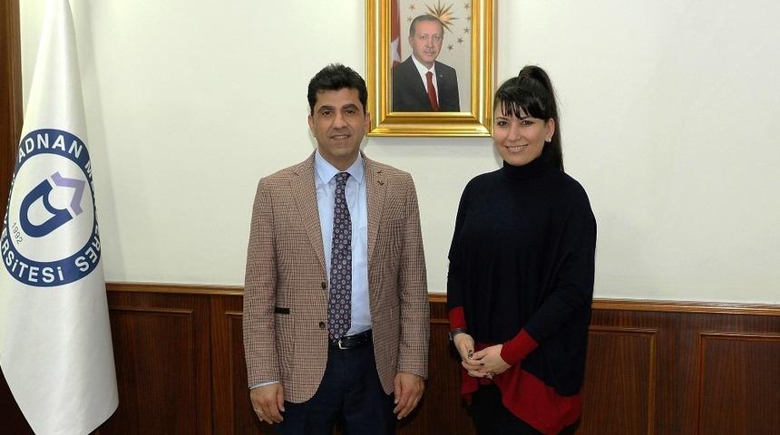 Minyat&uuml;r sanat&ccedil;ısı Uludağ&rsquo;dan Rekt&ouml;r Aldemir&rsquo;e ziyaret