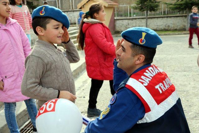 Dersimiz yaya geçidi