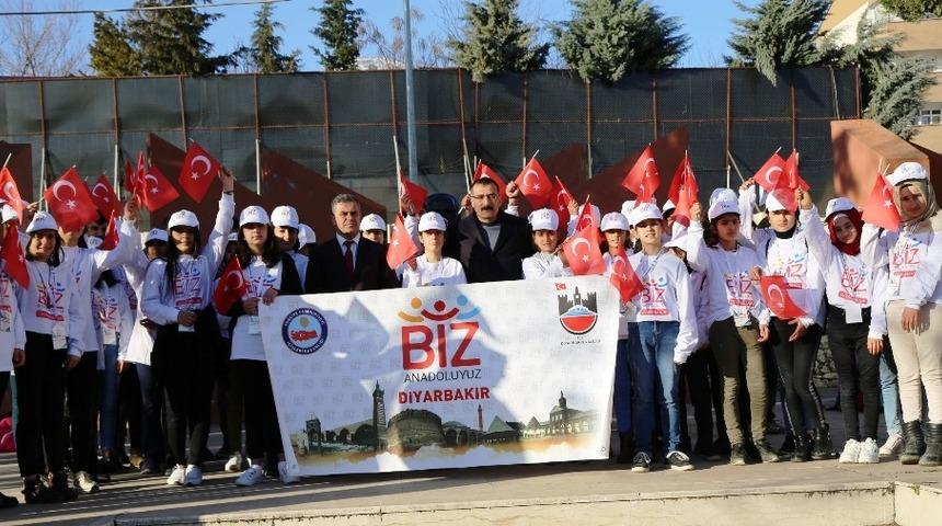 &Ouml;ğrenciler &rsquo;Biz Anadolu&rsquo;yuz Projesi&rsquo; İle &Ccedil;anakkale&rsquo;ye  g&ouml;nderildi