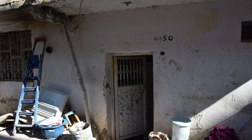 Yardıma muhta&ccedil; ailenin evi yeniledi