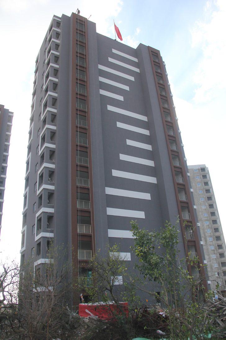 Barışmak için geldi, genç kızın evinin karşısına geçip intihar girişiminde bulundu G1