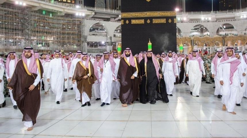 Veliaht Prens Kabe'nin çatısına çıktı!