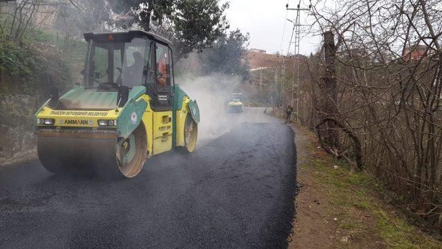 Büyükşehir Belediyesi Kaşüstü’nde asfaltlama çalışmalarına başladı