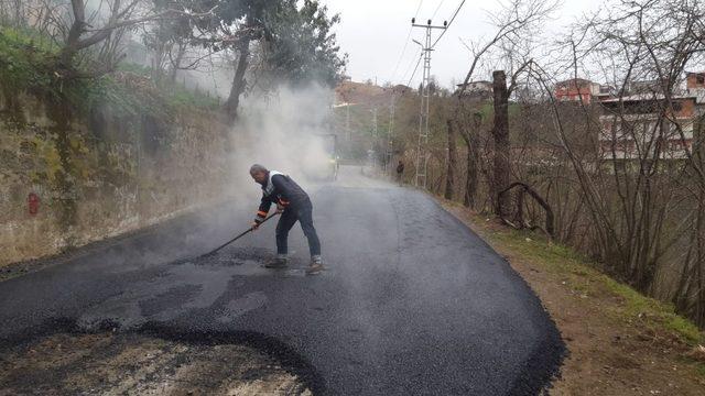 Büyükşehir Belediyesi Kaşüstü’nde asfaltlama çalışmalarına başladı