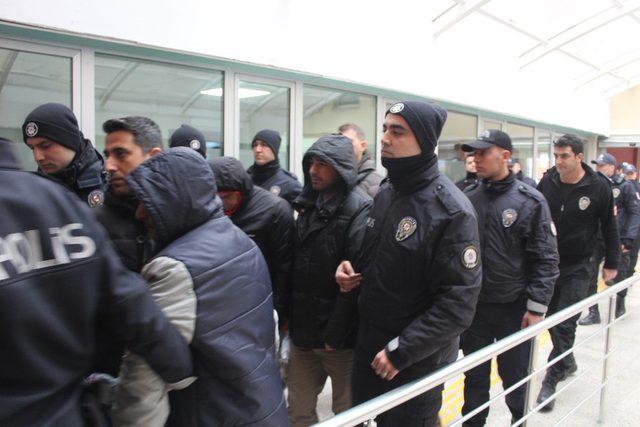 FETÖ’den gözaltına alınan 14 asker adliyeye sevk edildi