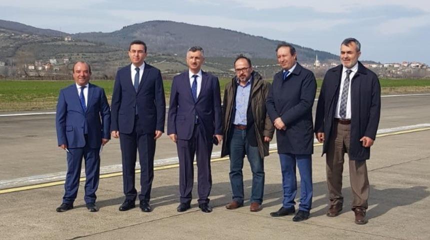 Vali Bektaş, Havalimanı’nda ILS sisteminin montajı çalışmalarını inceledi