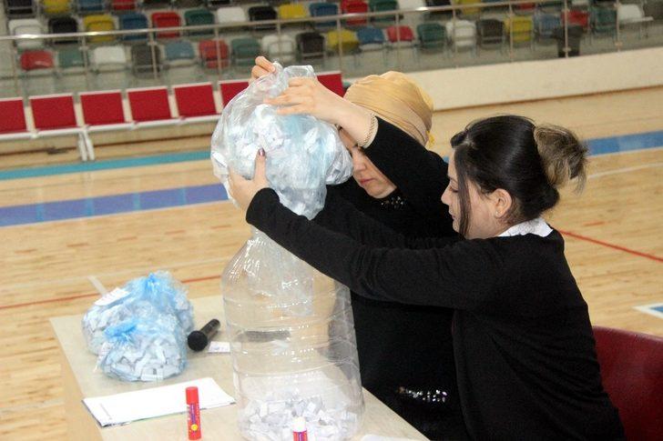 (Özel) İş umudu turşu bidonunda G1