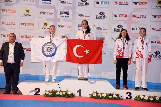 Milli taekwondocu Livanur üçüncü oldu