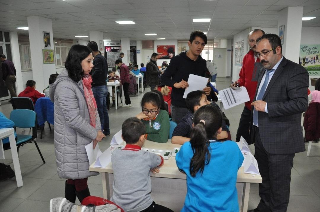 &Ouml;ğrenciler, ekranla değil akranla buluşuyor