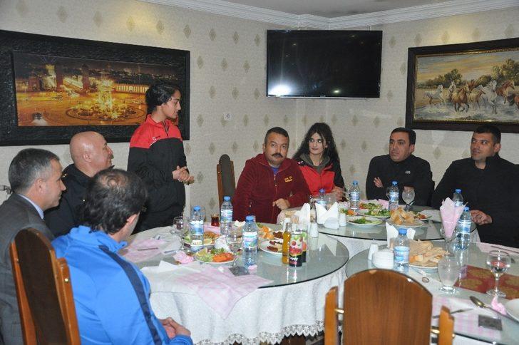 Bakan Soylu’dan kadın sporculara malzeme desteği G4