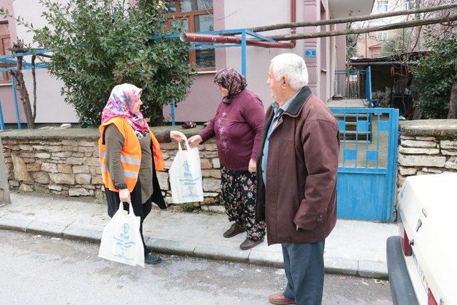 Beyşehir Belediyesinden vatandaşlara ücretsiz bez alışveriş torbası