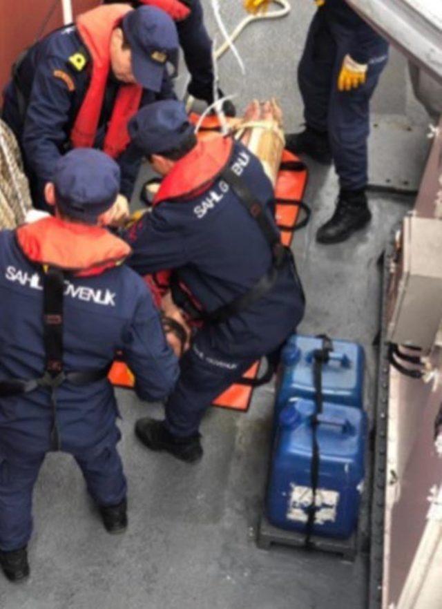 Sahil Güvenlik ekipleri Silivri’de rahatsızlanan vatandaşın yardımına koştu