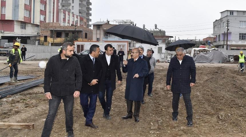 Vali Demirtaş&rsquo;tan okul inşaatlarında inceleme