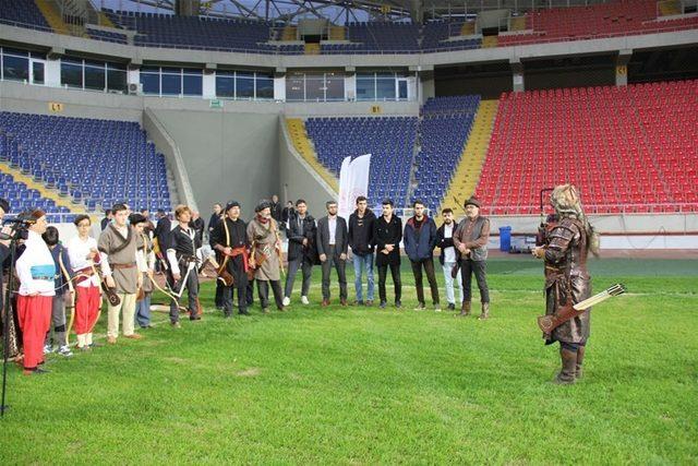 Geleneksel okçuluk kursları Mersin Stadı’nda başladı